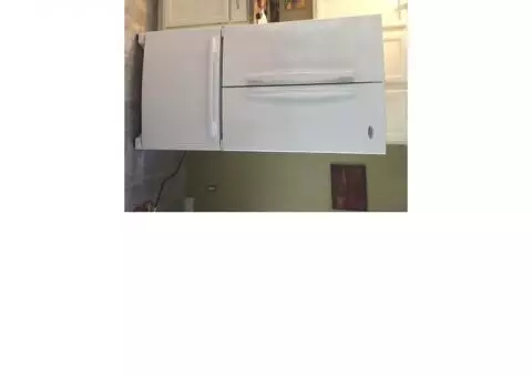 French Door Refrigerator/Freezer with ice maker